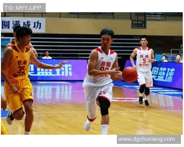 重庆篮球队在城市联赛中的战术表现分析与点评